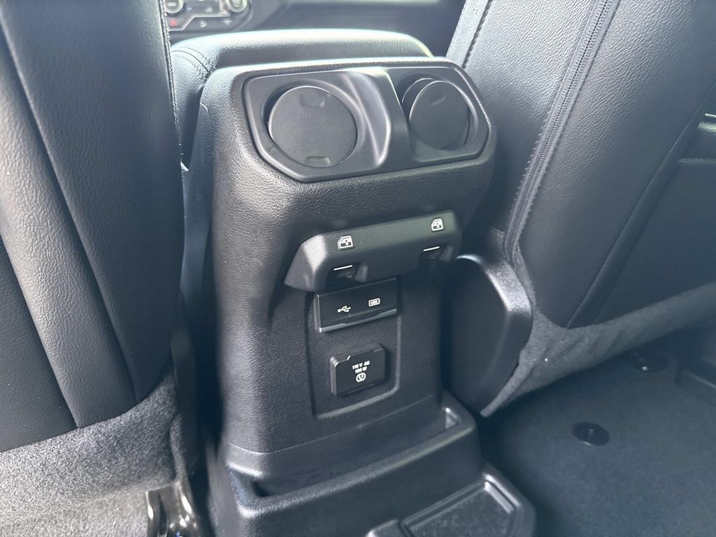 2018 Jeep Wrangler Unlimited Sahara photo 15