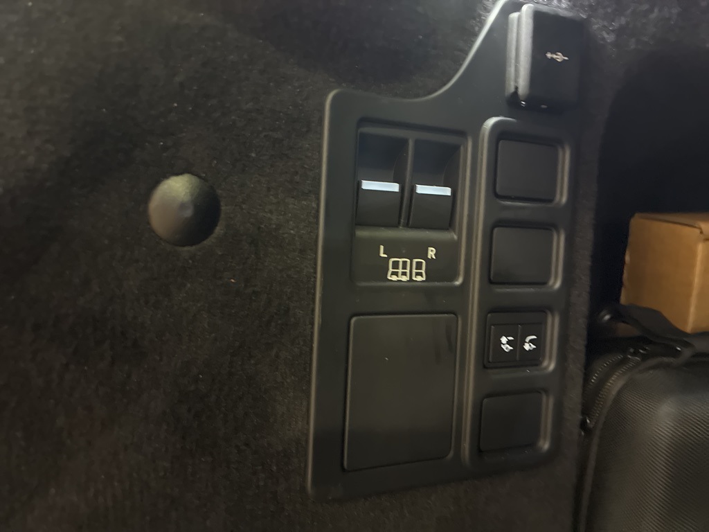 2024 Land Rover Discovery SE photo 35