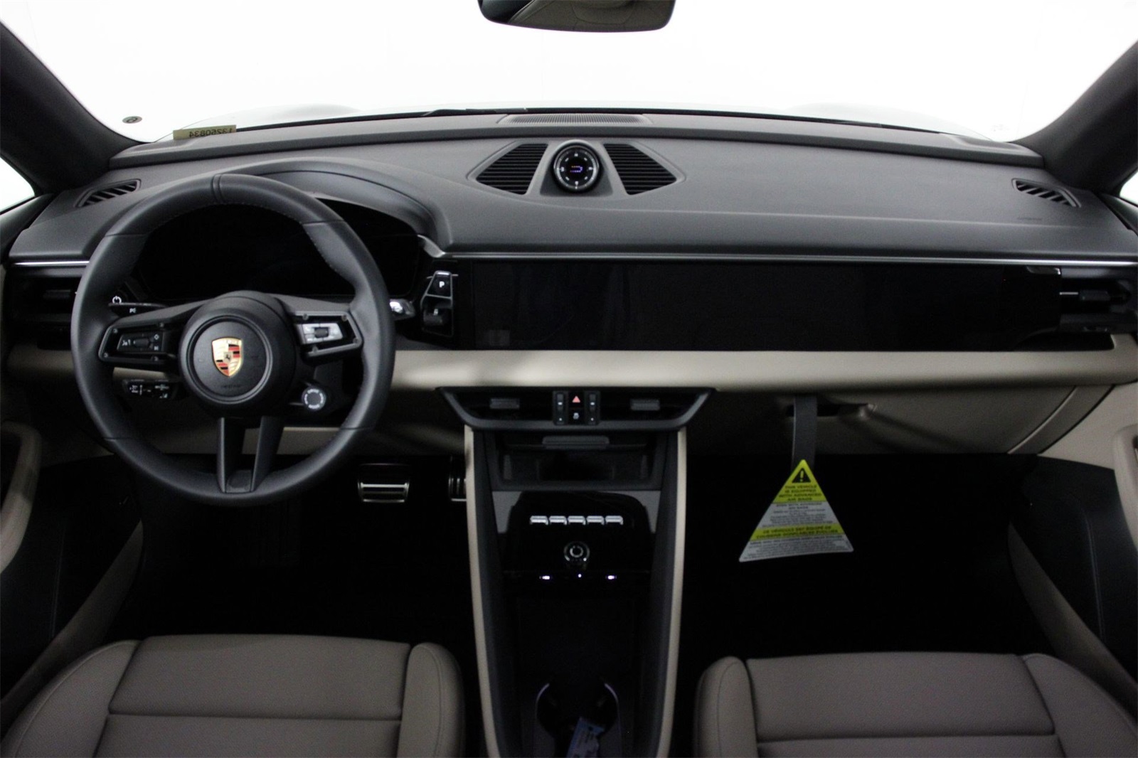 2025 Porsche Macan Electric photo 10