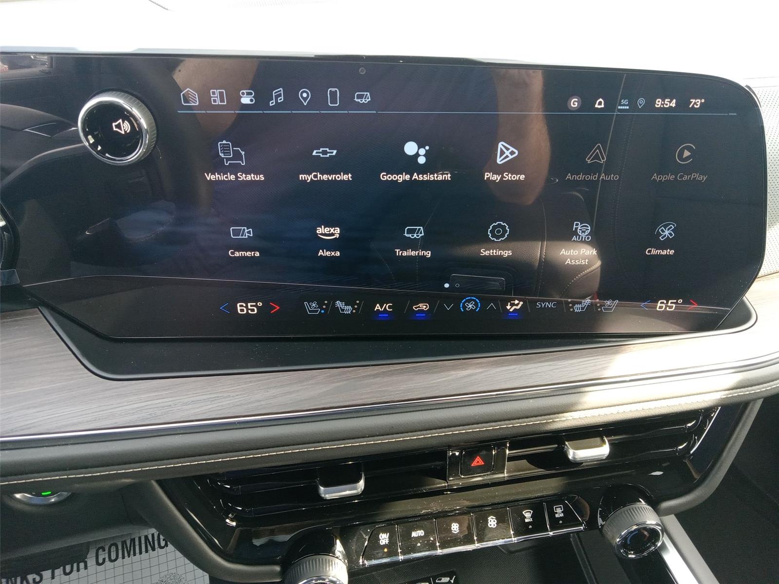 2025 Chevrolet Suburban Premier photo 18