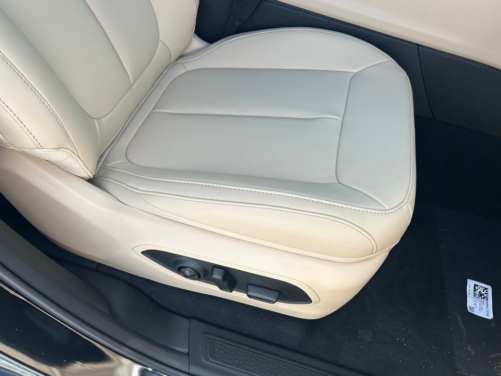 2025 Jeep Grand Cherokee Limited photo 21