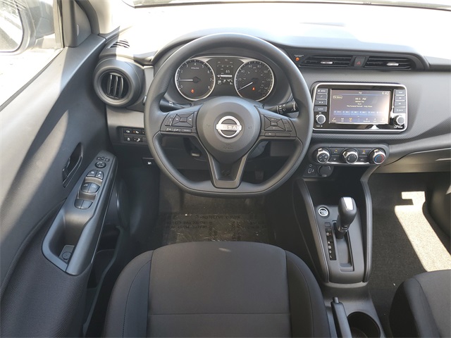 2025 Nissan Kicks Play S photo 15