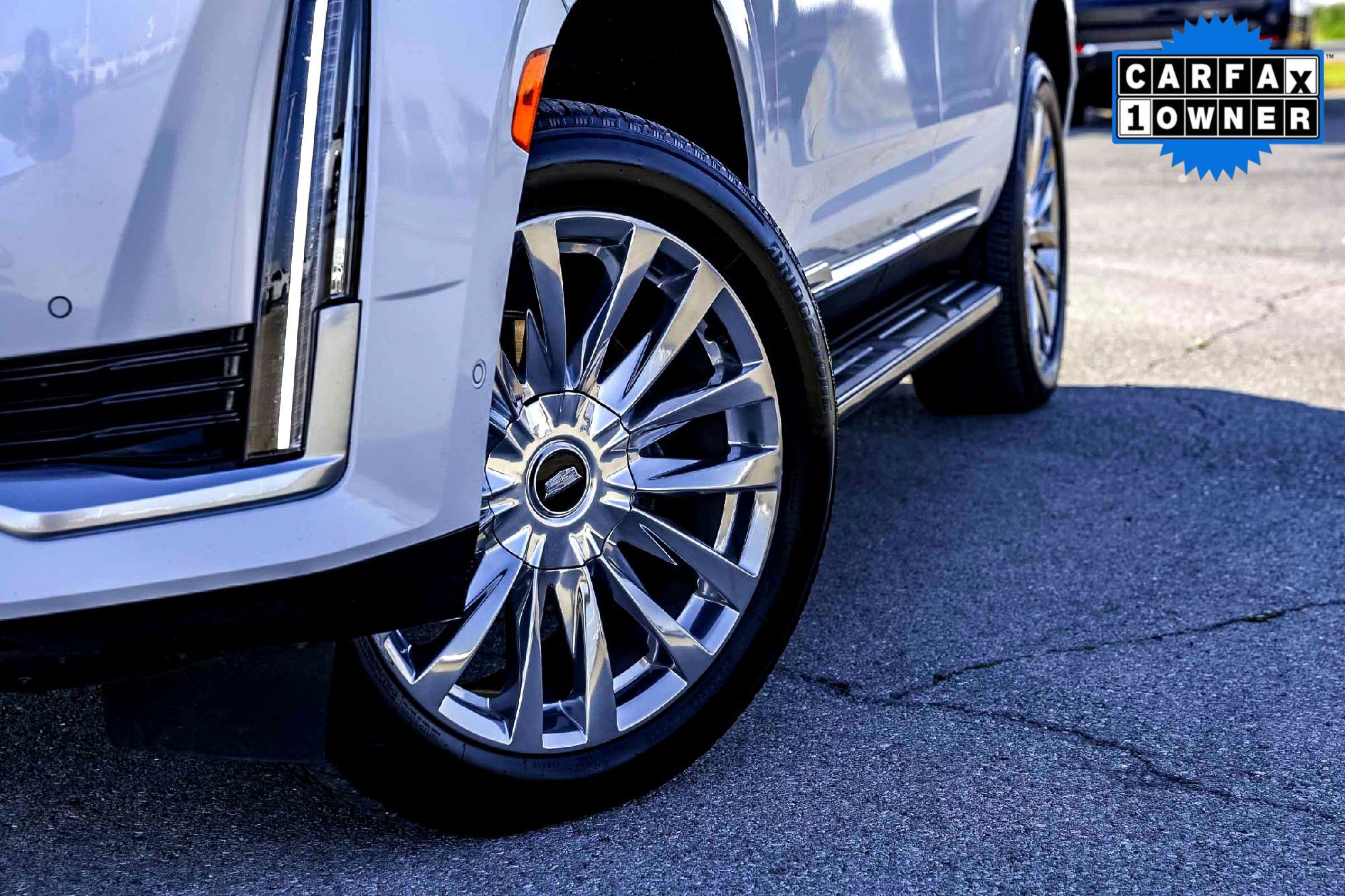 2024 Cadillac Escalade Premium Luxury photo 2
