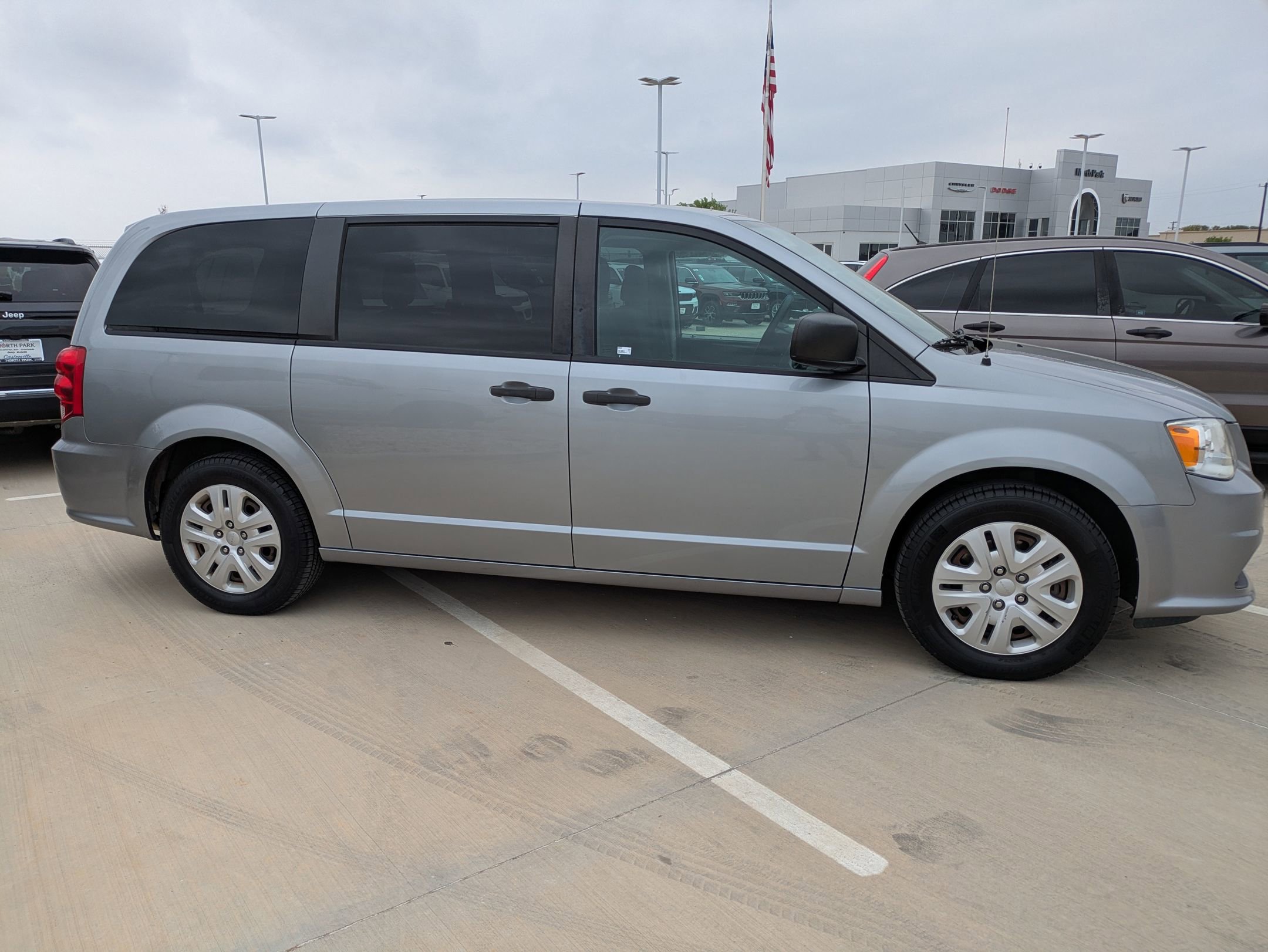 Used 2019 Dodge Grand Caravan SE with VIN 2C4RDGBG7KR586140 for sale in Castroville, TX