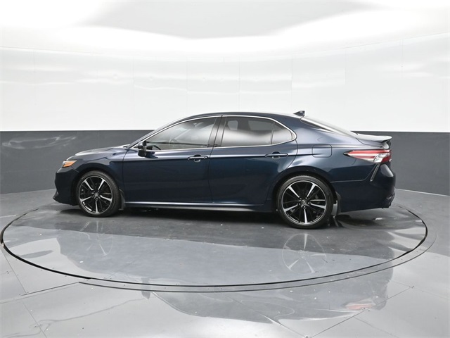 2019 Toyota Camry XSE photo 5