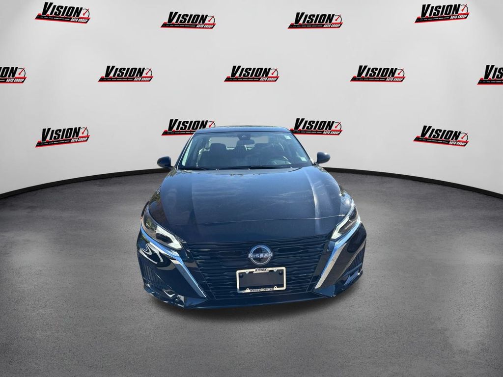 2025 Nissan Altima 2.5 SV photo 2