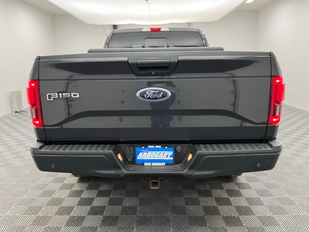 2016 Ford F-150 XLT photo 9
