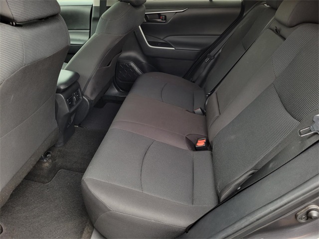 2022 Toyota RAV4 LE photo 20