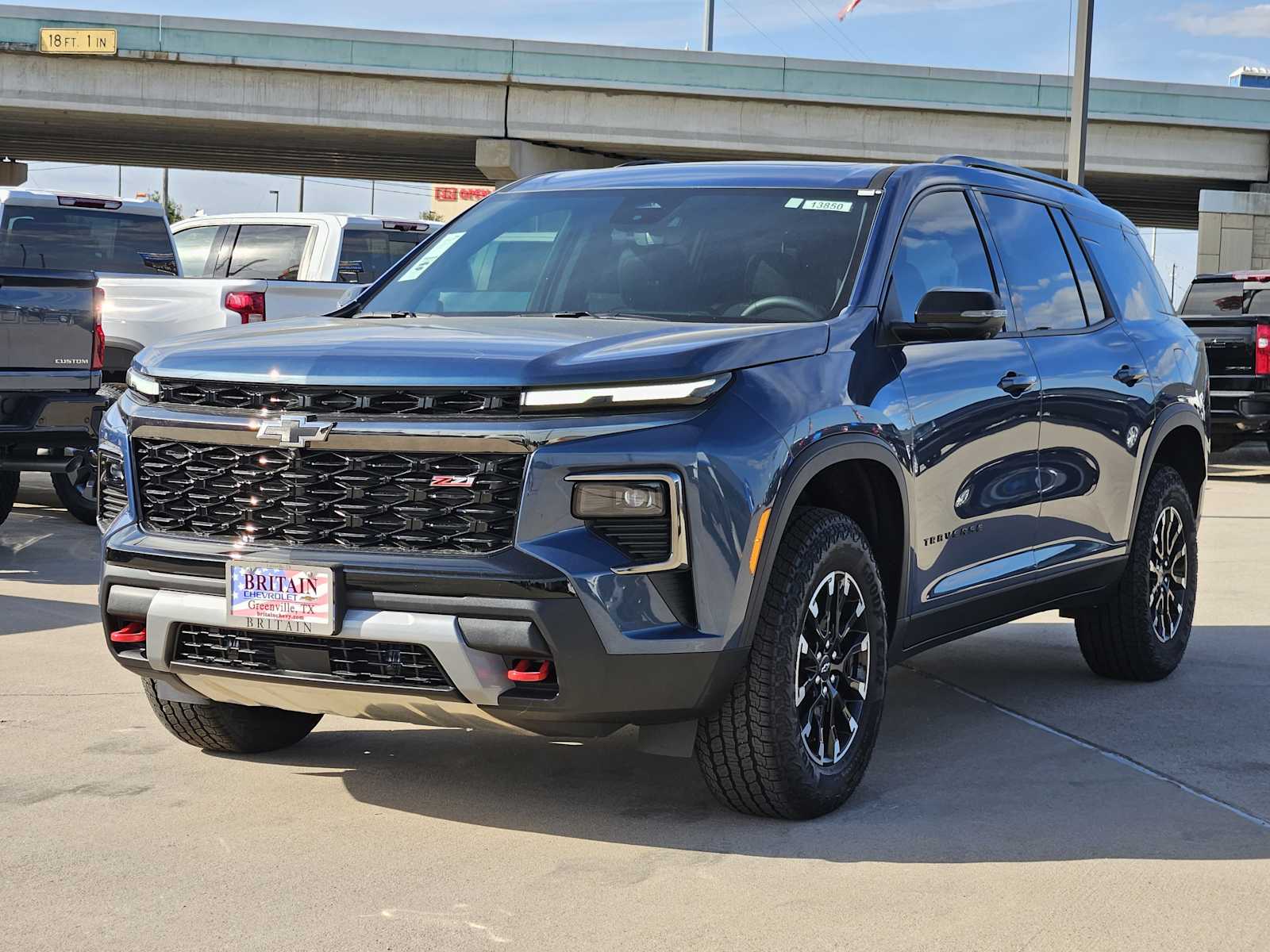2026 Chevrolet Traverse Z71 photo 2