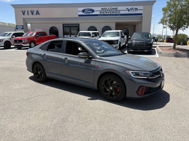 Used 2024 Pure Gray w/Deep Black Roof Volkswagen Autobahn image 7