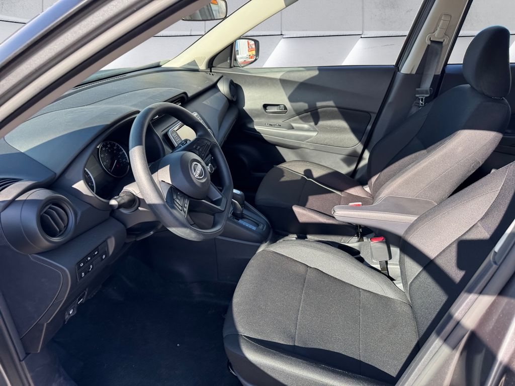 2025 Nissan Kicks Play S photo 7