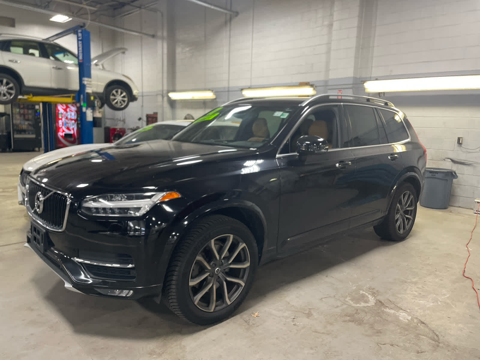 2017 Volvo XC90 Momentum
