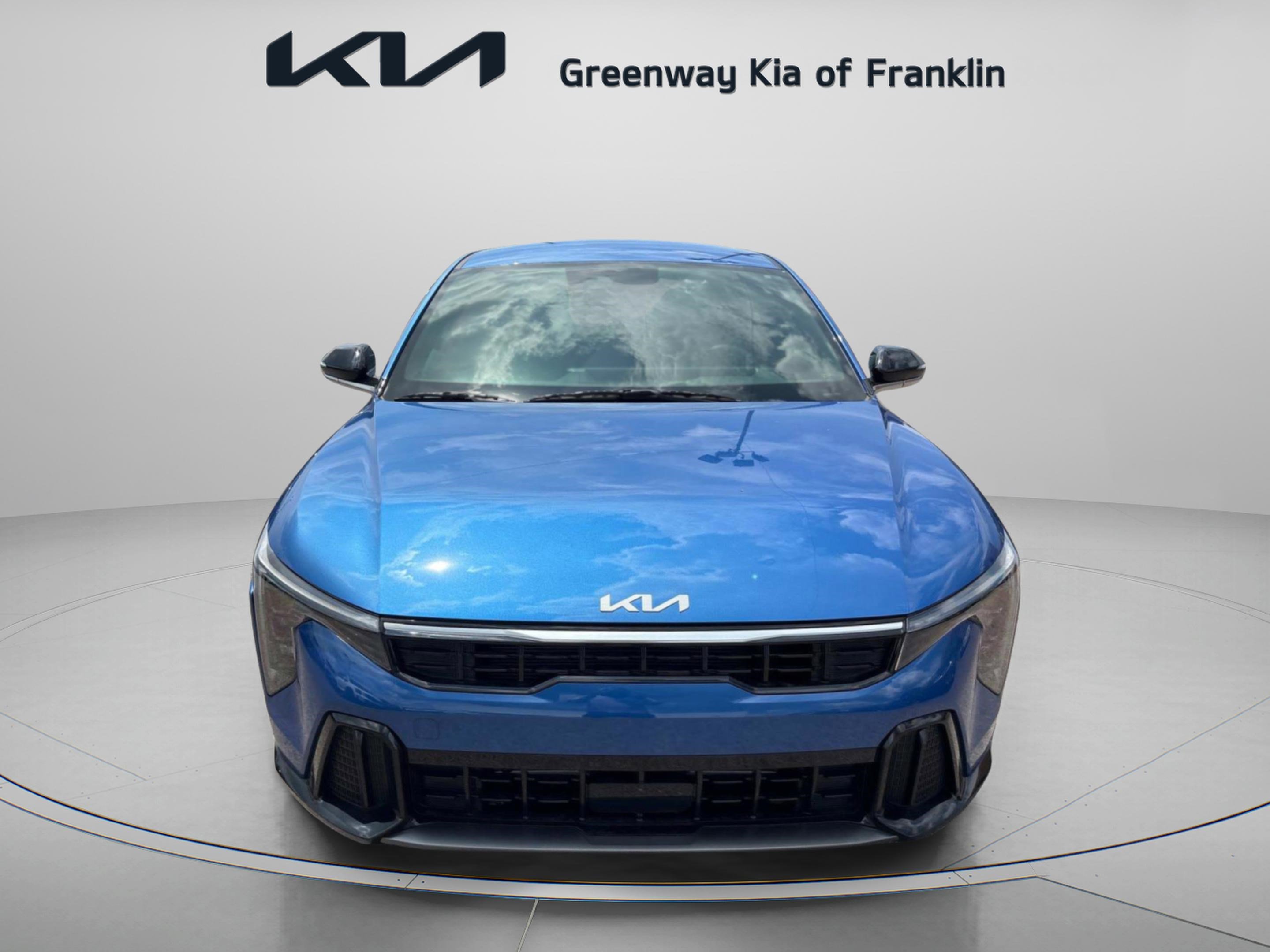 2025 Kia K4 GT-Line photo 2
