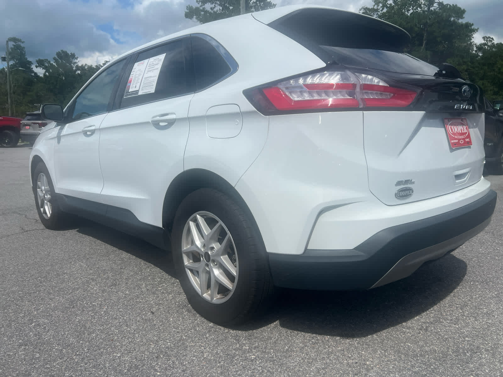 2023 Ford Edge SEL photo 4