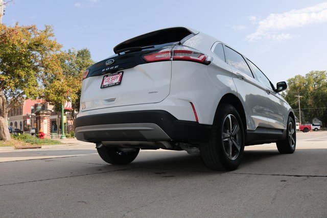 2022 Ford Edge SEL photo 12