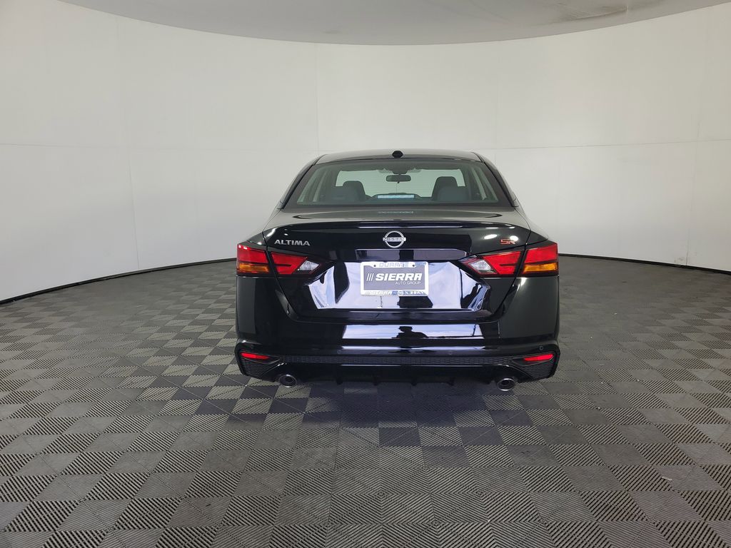 2025 Nissan Altima SR photo 4