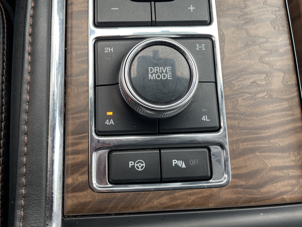 2020 Ford Expedition Platinum photo 14