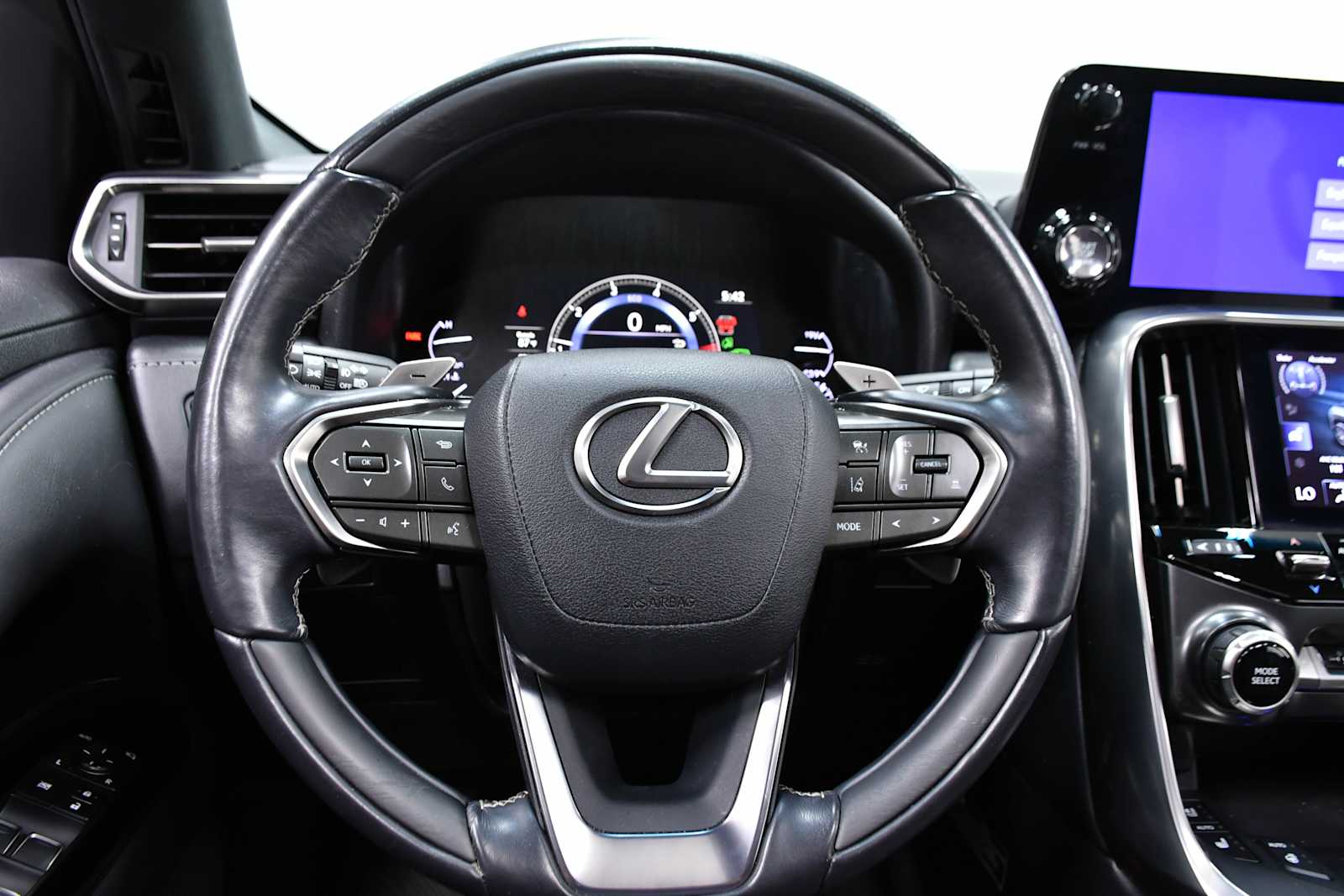 2023 Lexus LX 600 Luxury photo 14