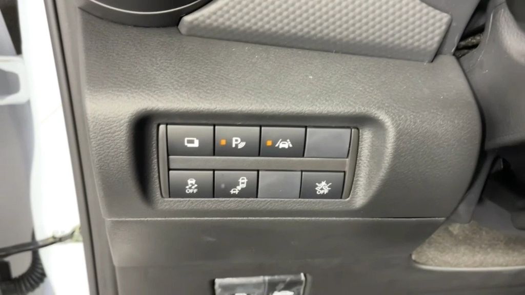 2025 Nissan Kicks Play S photo 26