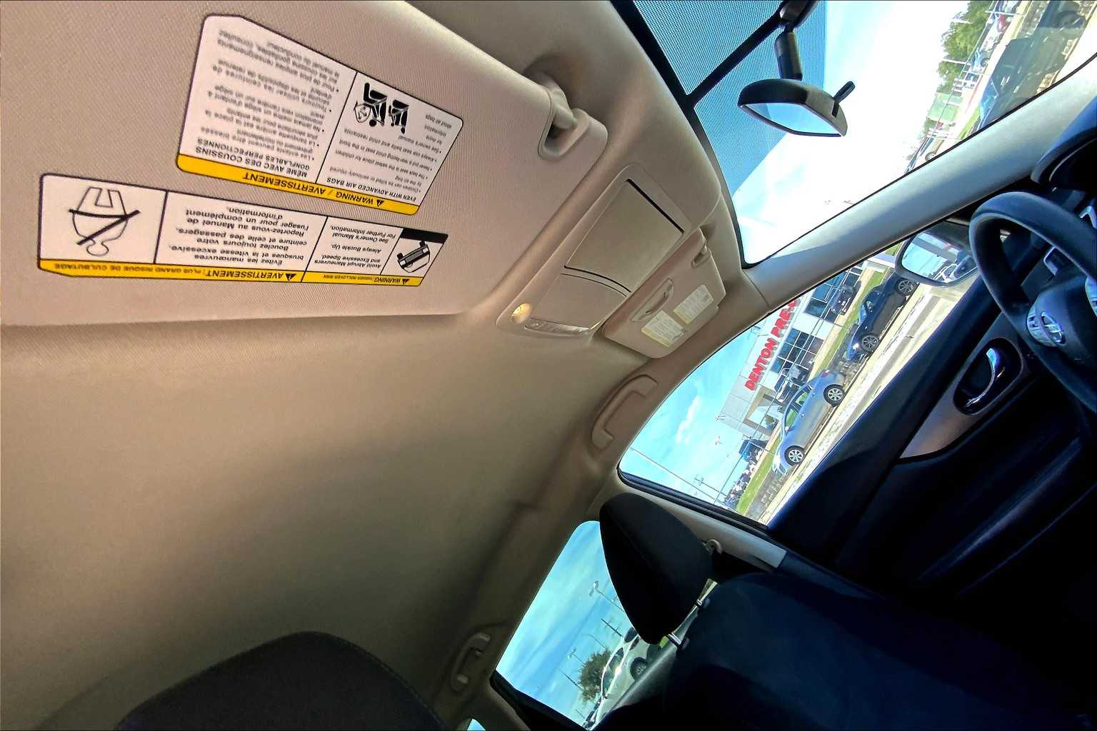 2014 Nissan Rogue S photo 12