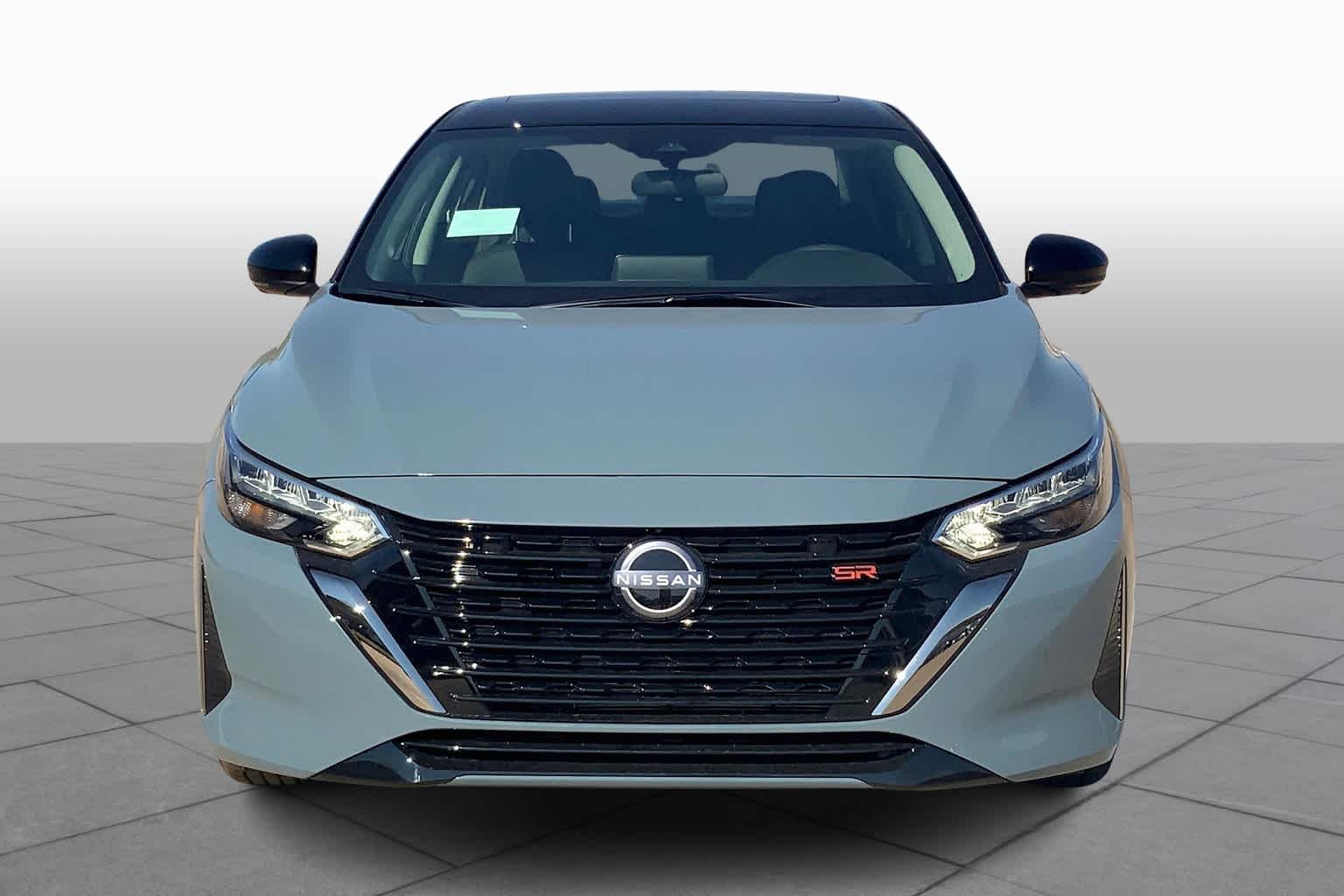 2025 Nissan Sentra SR photo 3