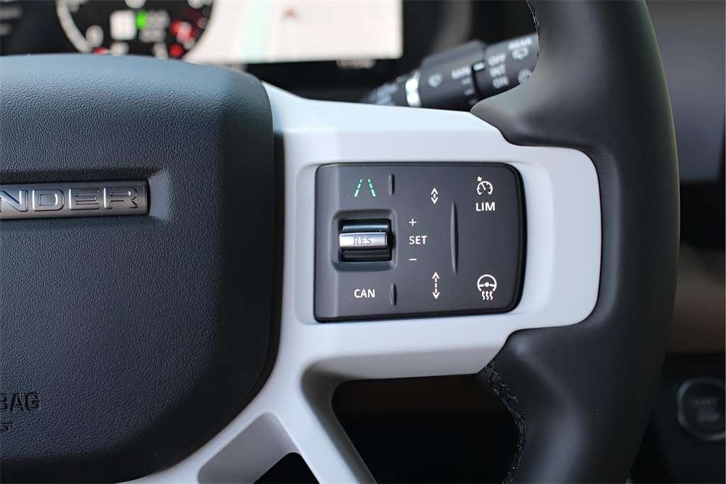 2025 Land Rover Defender 110 S photo 20