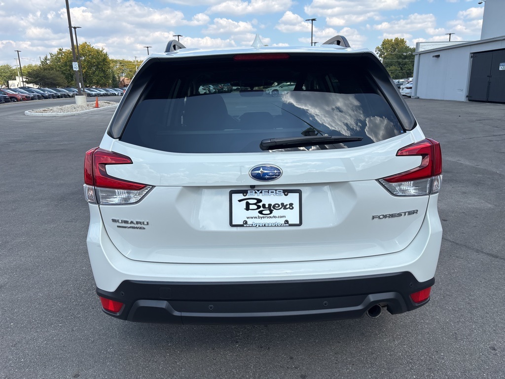 2022 Subaru Forester Limited photo 4