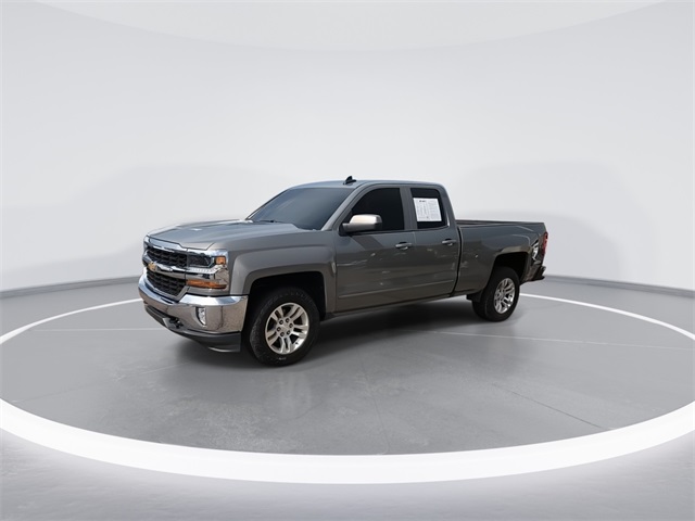 2017 Chevrolet Silverado 1500 LT photo 4
