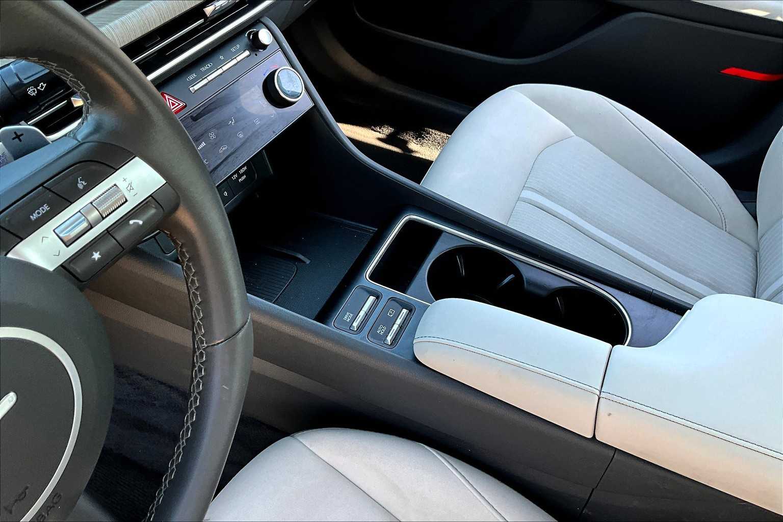 2024 Hyundai Sonata Hybrid SEL photo 14