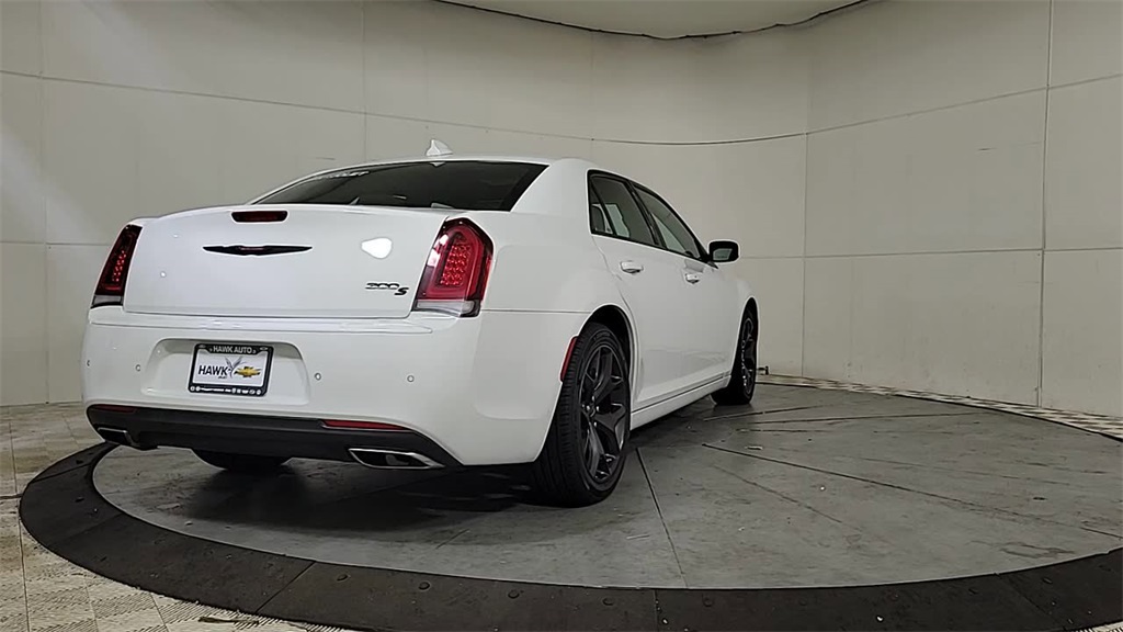 2023 CHRYSLER 300 - Image 7