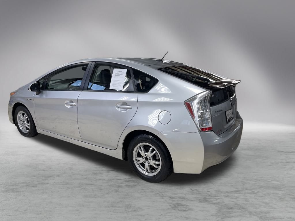 2010 Toyota Prius Four photo 3
