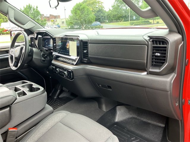 2024 Chevrolet Silverado 1500 LT photo 19