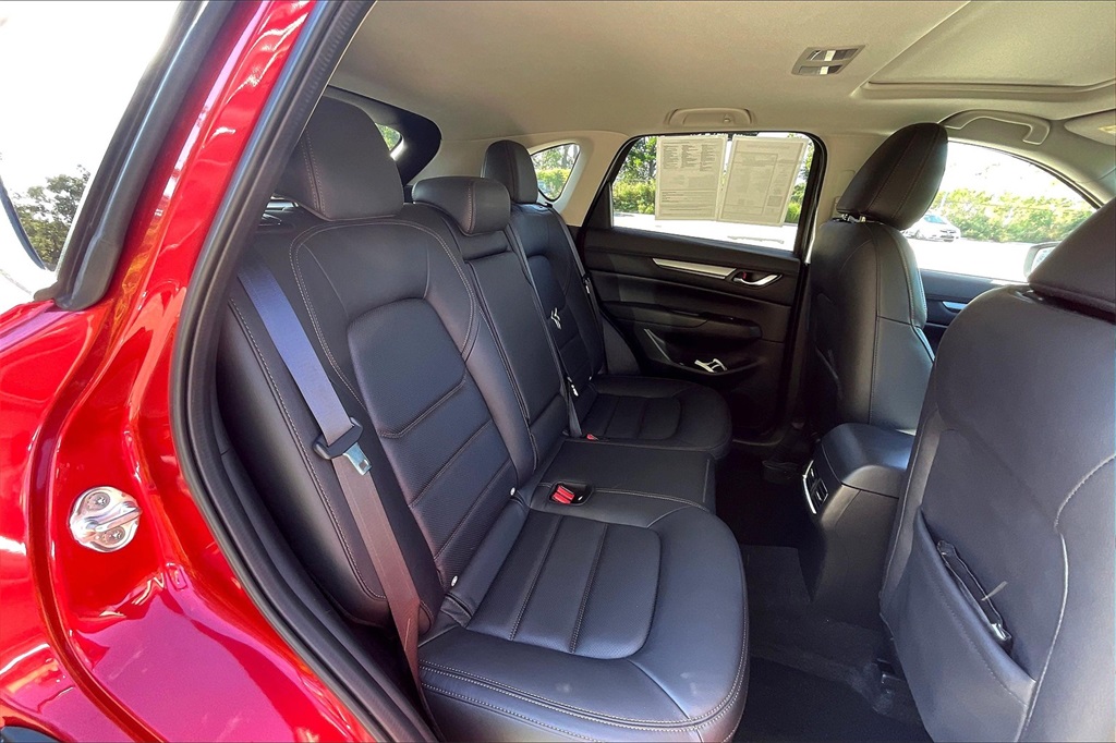 2023 Mazda CX-5 2.5 S Preferred photo 23