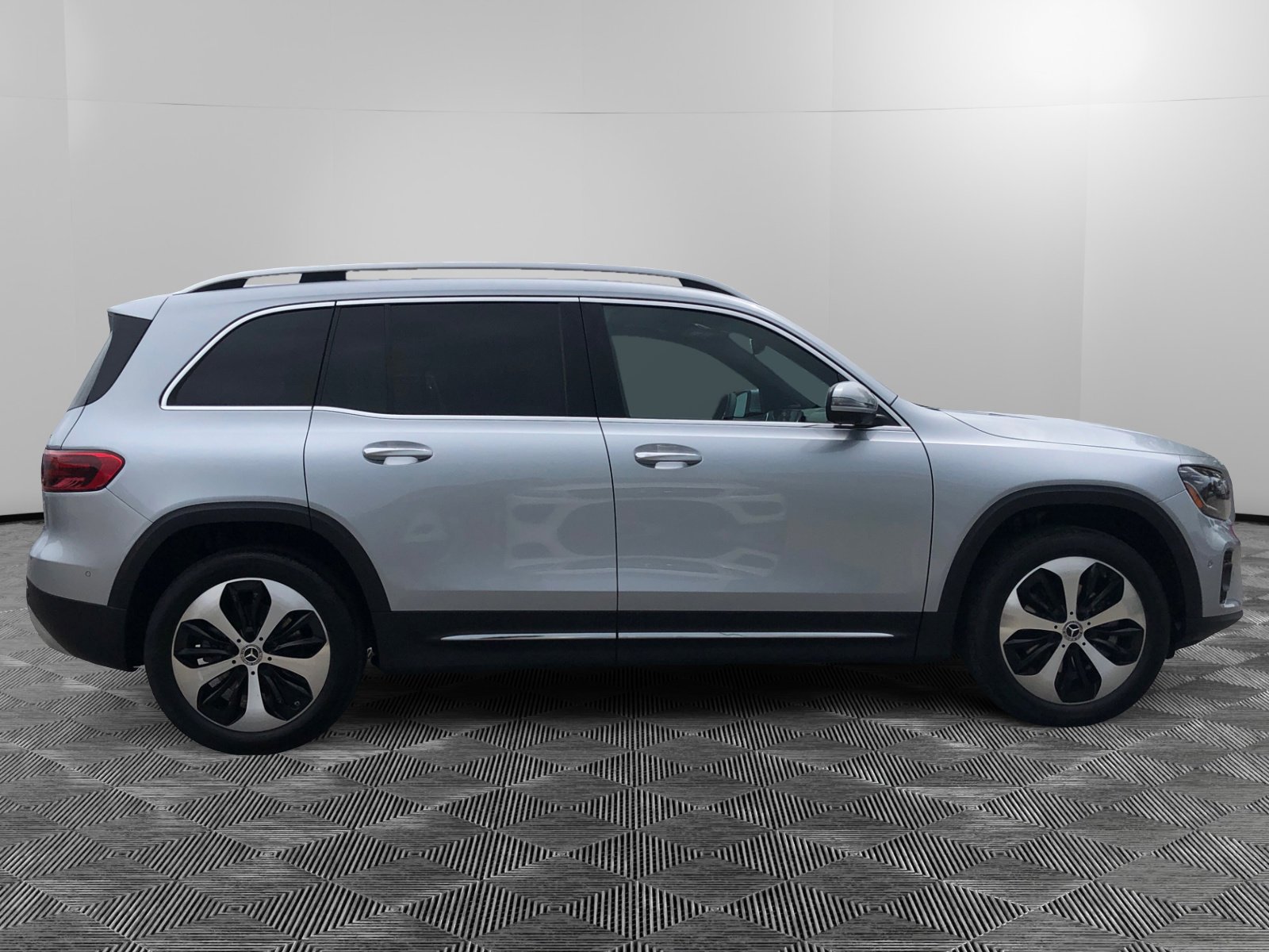 2025 Mercedes Benz GLB 250 4MATIC photo 6