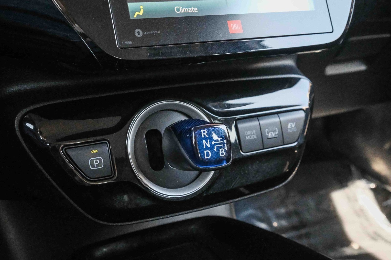 2022 Toyota Prius Prime Limited photo 21