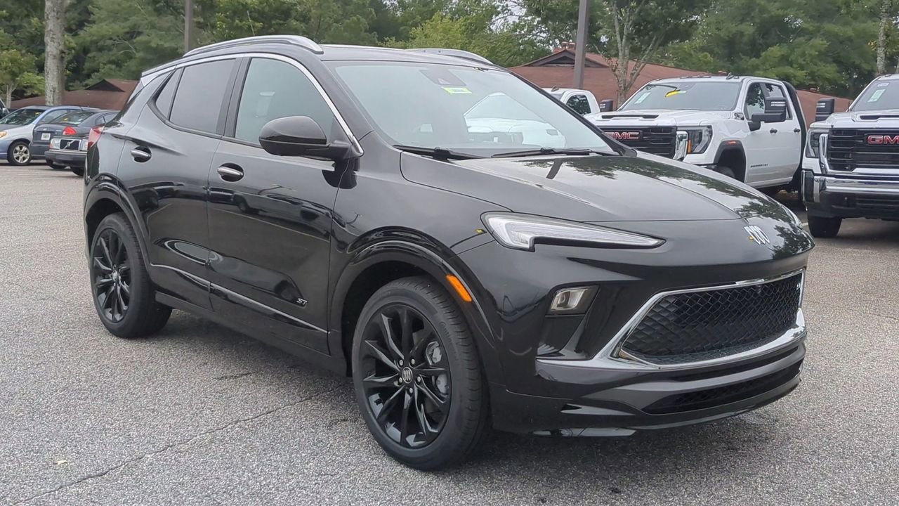 2026 Buick Encore GX Sport Touring photo 2