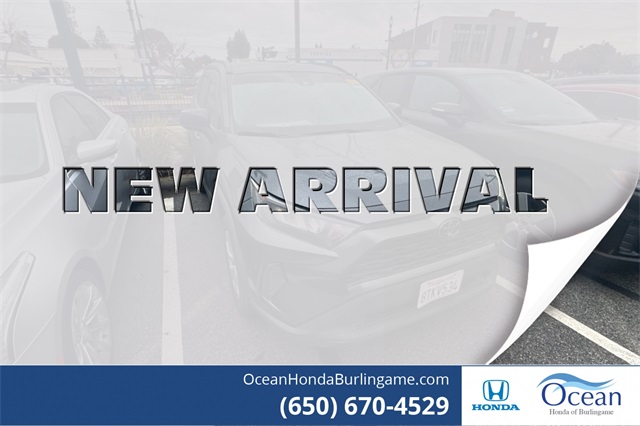 2021 Toyota RAV4 LE's photo