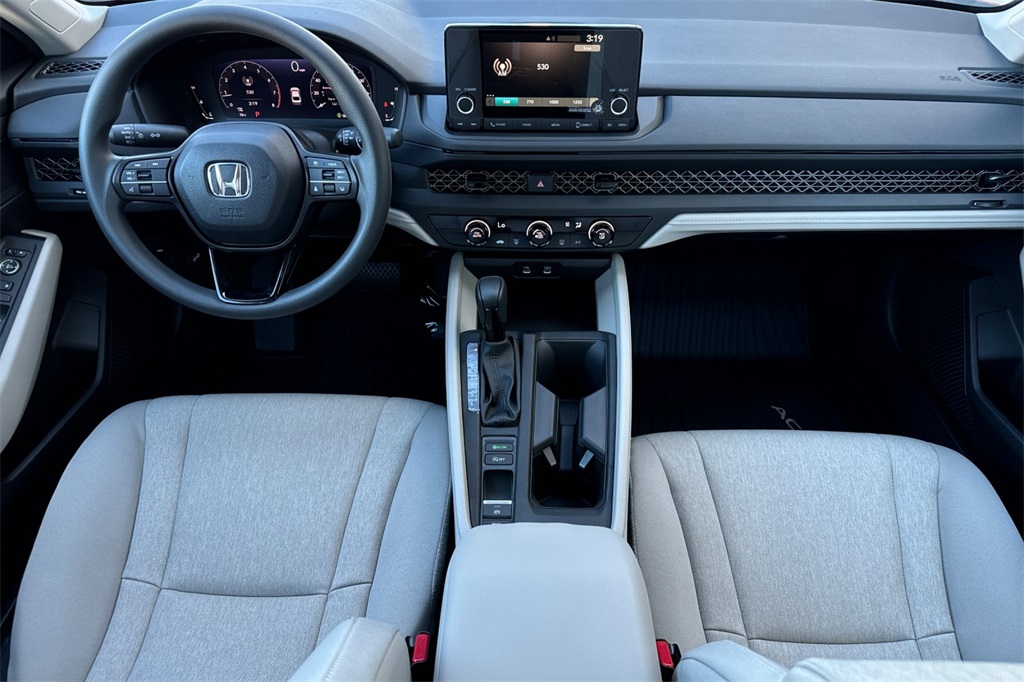 2025 Honda Accord LX photo 14
