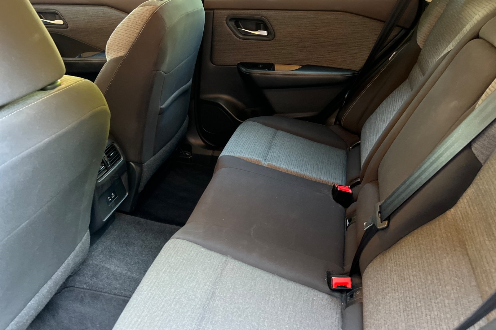 2023 Nissan Rogue SV photo 12