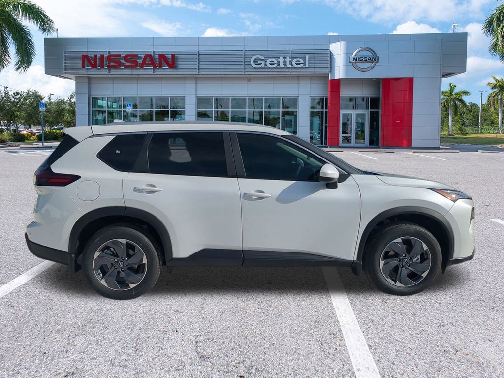 2025 Nissan Rogue SV photo 2