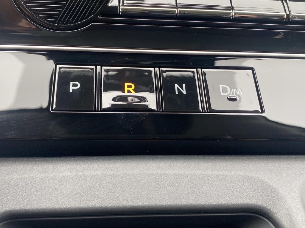 2025 Nissan Armada SV photo 27