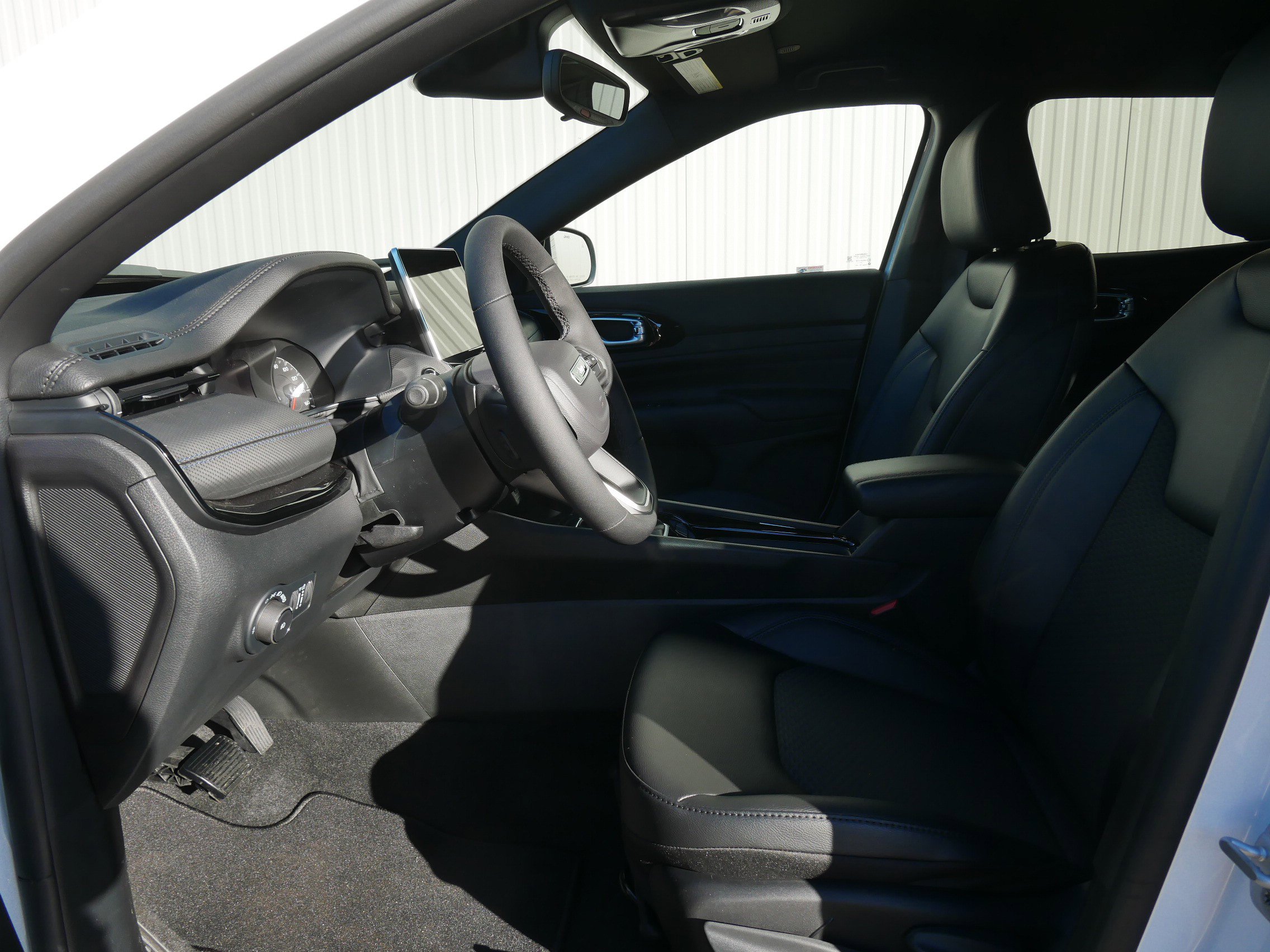 2026 Jeep Compass Latitude Altitude photo 3