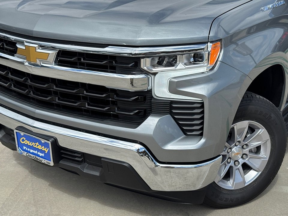 2026 Chevrolet Silverado 1500 LT photo 2