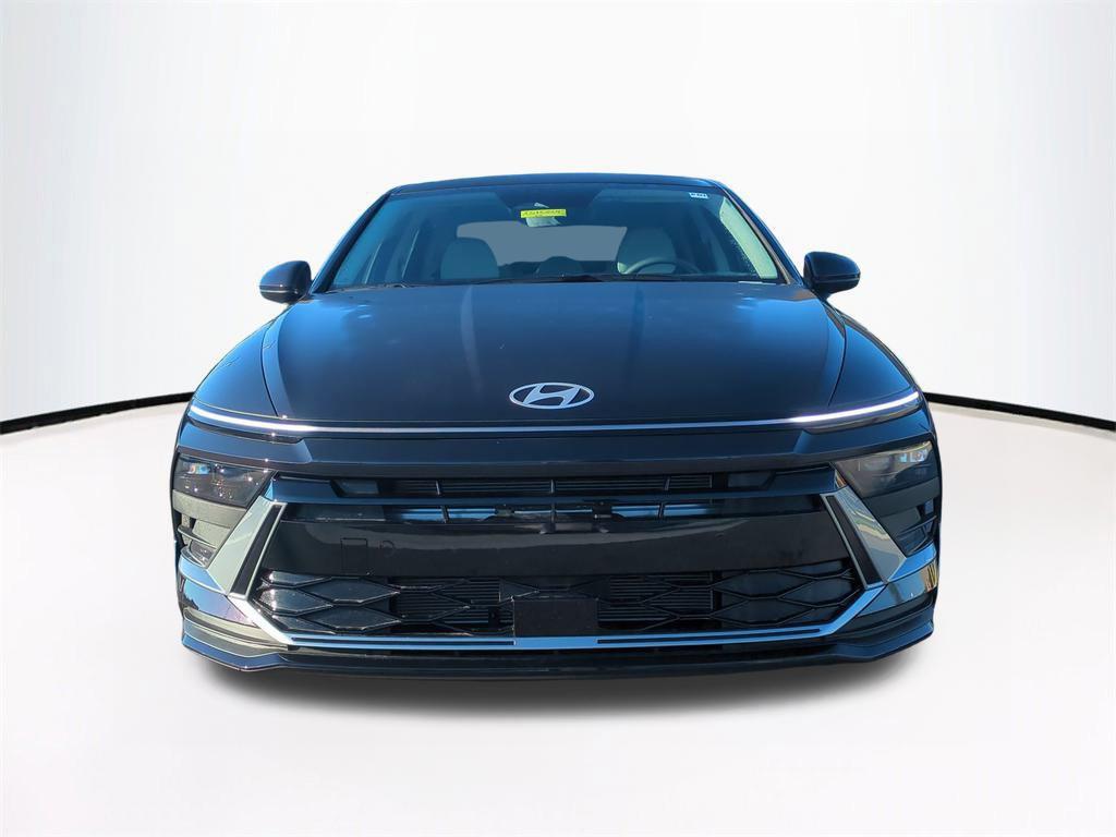 2025 Hyundai Sonata SE photo 2