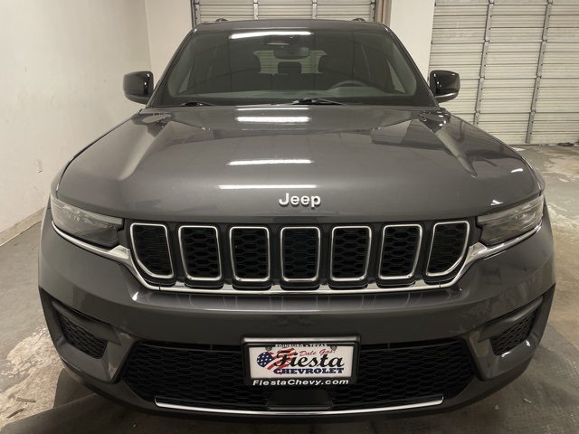 2024 Jeep Grand Cherokee Laredo photo 3