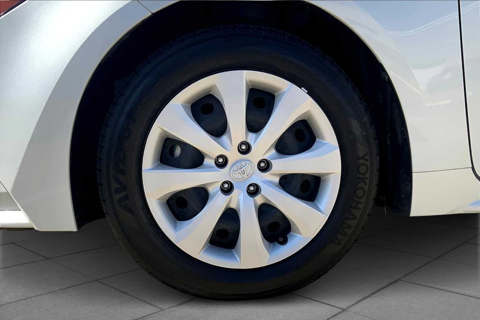 2024 Toyota Corolla Hybrid LE photo 10