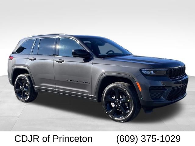 2025 Jeep Grand Cherokee Altitude's photo