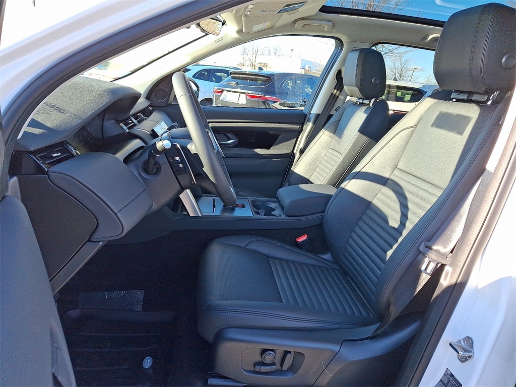 2025 Land Rover Discovery Sport S photo 6