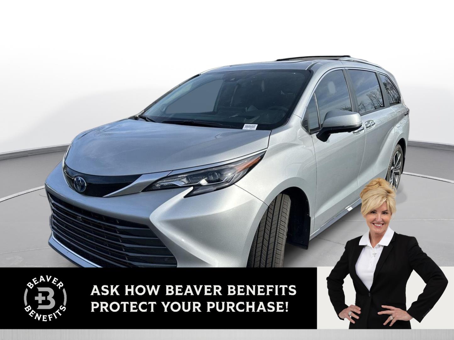 2025 Toyota Sienna Platinum's photo