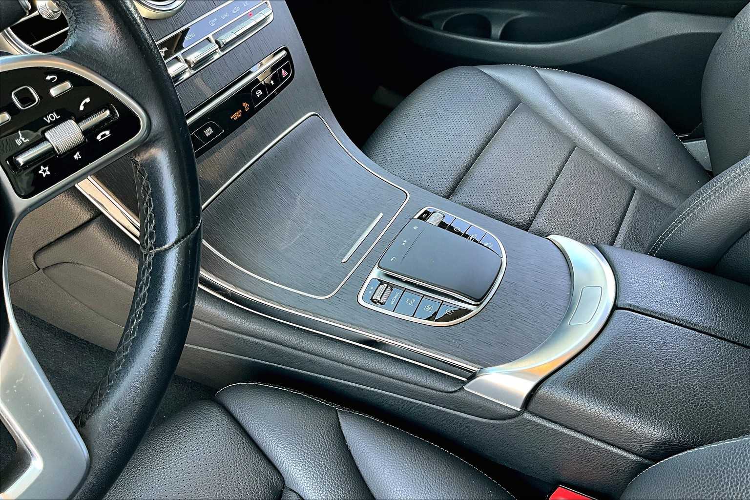 2022 Mercedes Benz GLC 300 photo 16